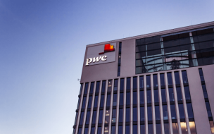 Big Four firms including PwC and EY are among the top accounting firms to work for ©Wirestock/iStock